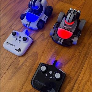 VR Racing Set - Black and White sharper image race cars